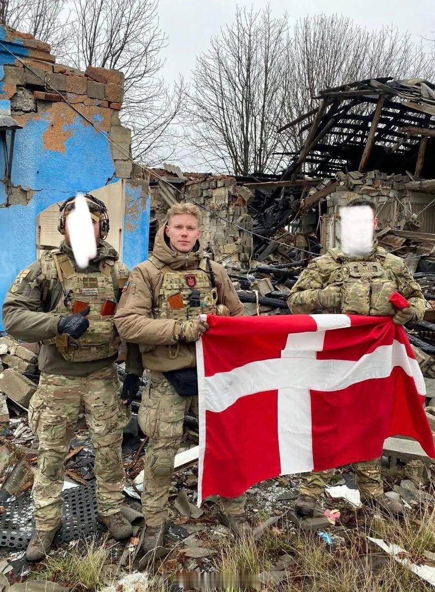 俄乌冲突 丹麦外交部承认：一名丹麦雇佣兵在乌克兰身亡这名雇佣兵22岁，暂无其他详