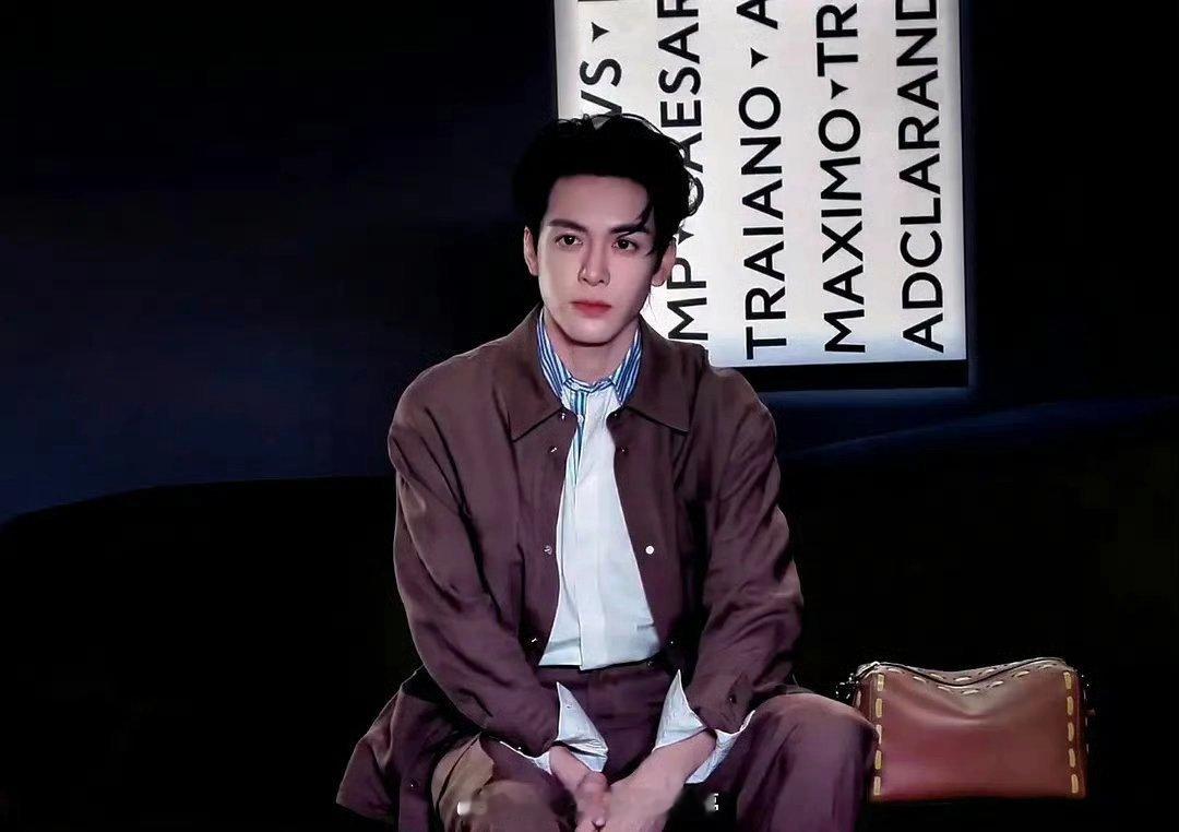 曾舜晞今晚Fendi晚宴生图，状态蛮好的 