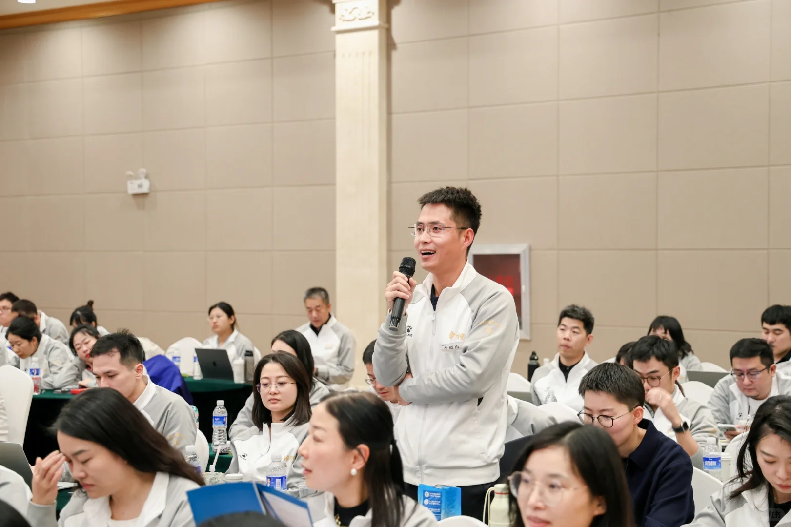 很难想象习惯了不受拘束的律所合伙人们竟然