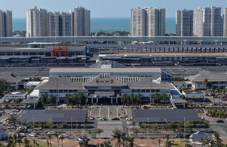 很多人听到"封关"两个字，第一反应是——是不是要把岛给"封"起来？其实恰恰相反。