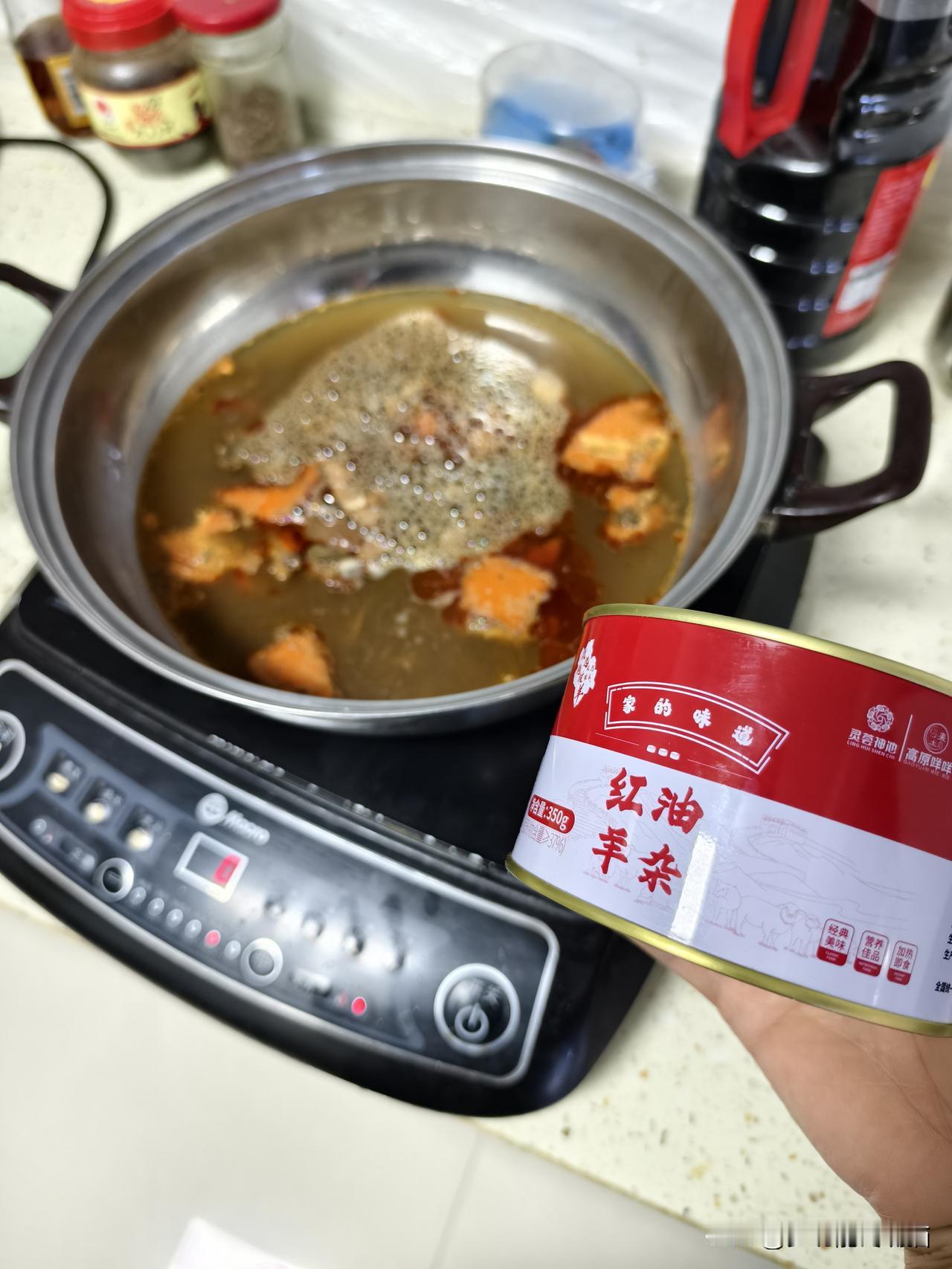 春日生活打卡季 山西偏关猫姐今天用最快的速度做一顿午餐哇！红油羊杂碎罐头🥫，焖