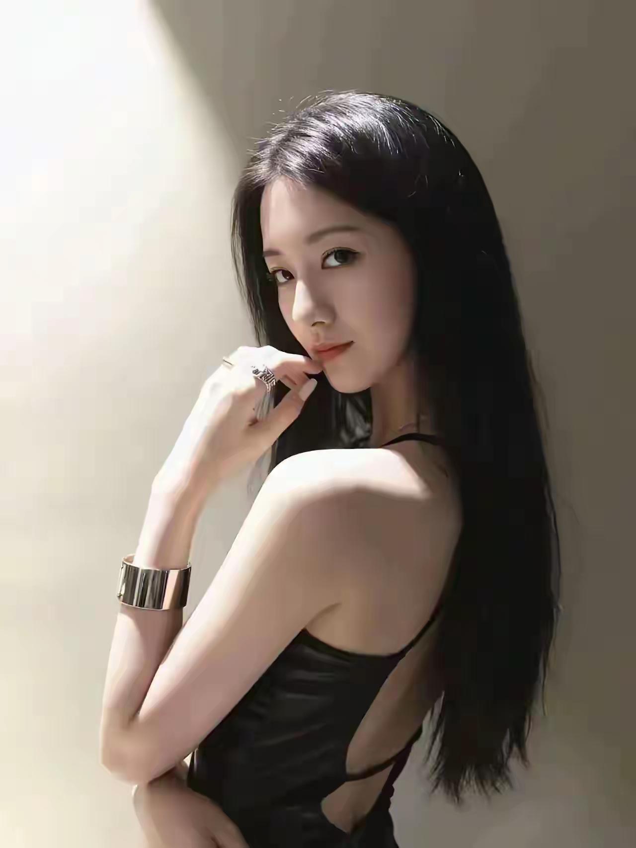 漂亮的姑娘，十呀十八、九……