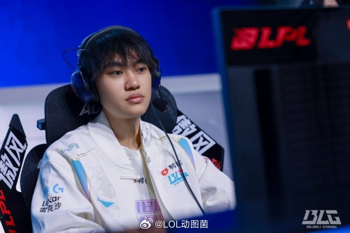 不愧是一阵中单！knight两度单杀Rookie 第三赛段单杀次数高达18次今日