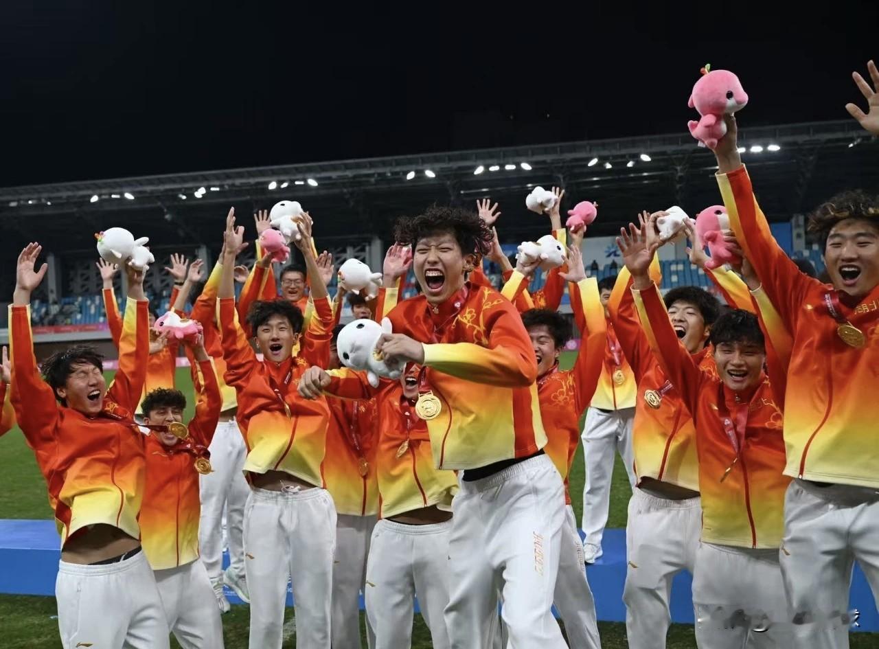 湖北男足全运夺金之后的一点思考！🔥

湖北男足U20昨晚在全运会决赛击败东道主