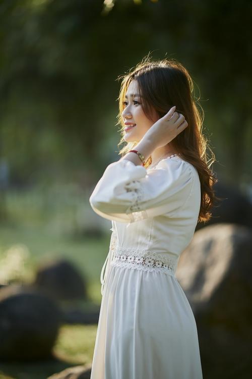 女子卖淫数10年，为家里买房买车，春节前一次接客后却突然消失。

一开始，周围的