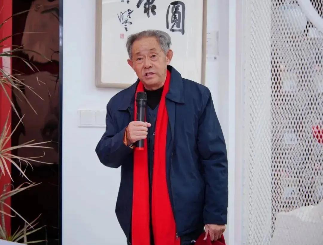 凌波眷恋江南春
湖平风起浪难平
陆挺已亡丁还在
认错祖宗假徐莺