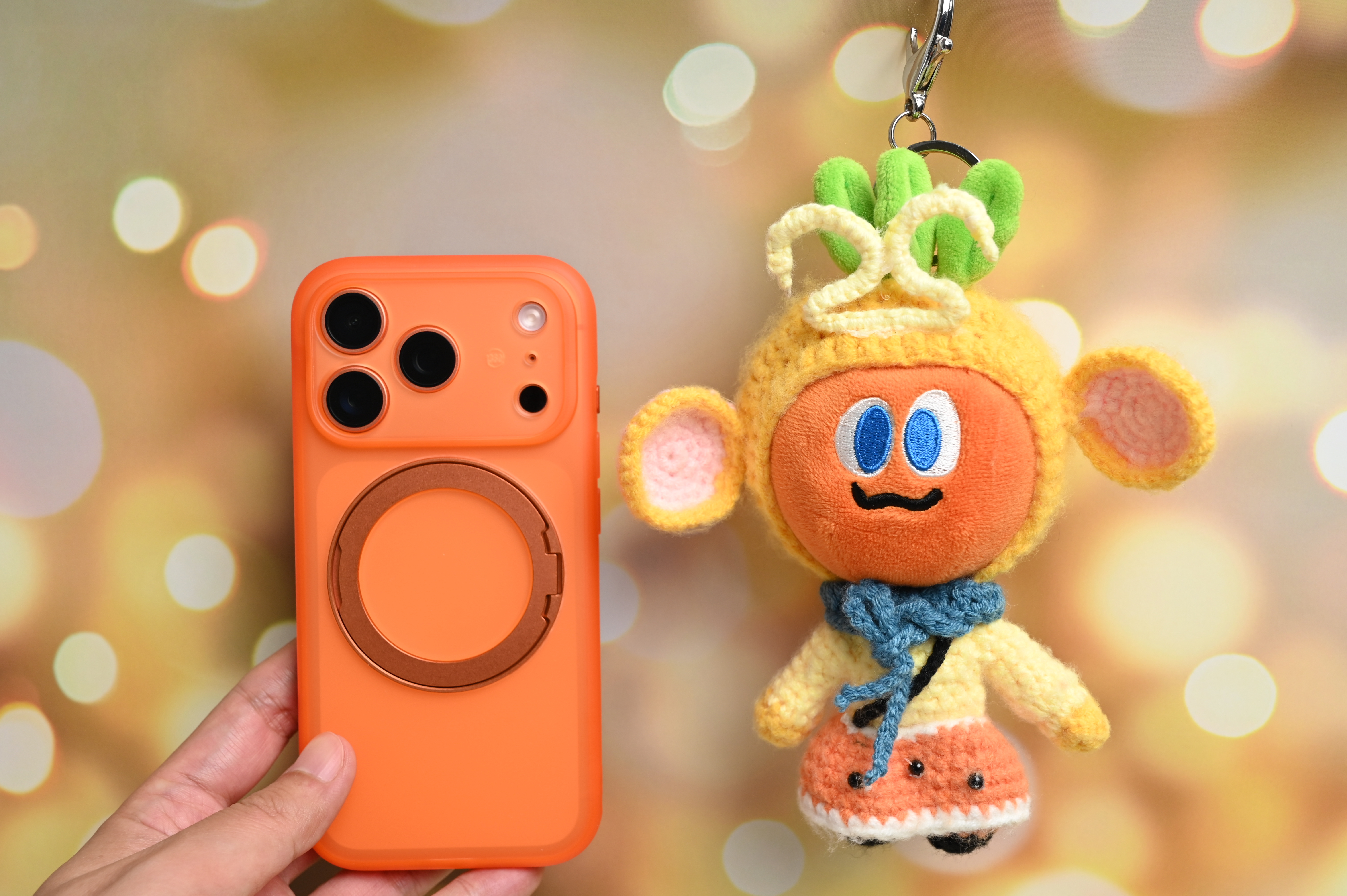 iPhone17 Pro的新手机壳已经套上了，先用几天看看，不会真的那么容易磨损