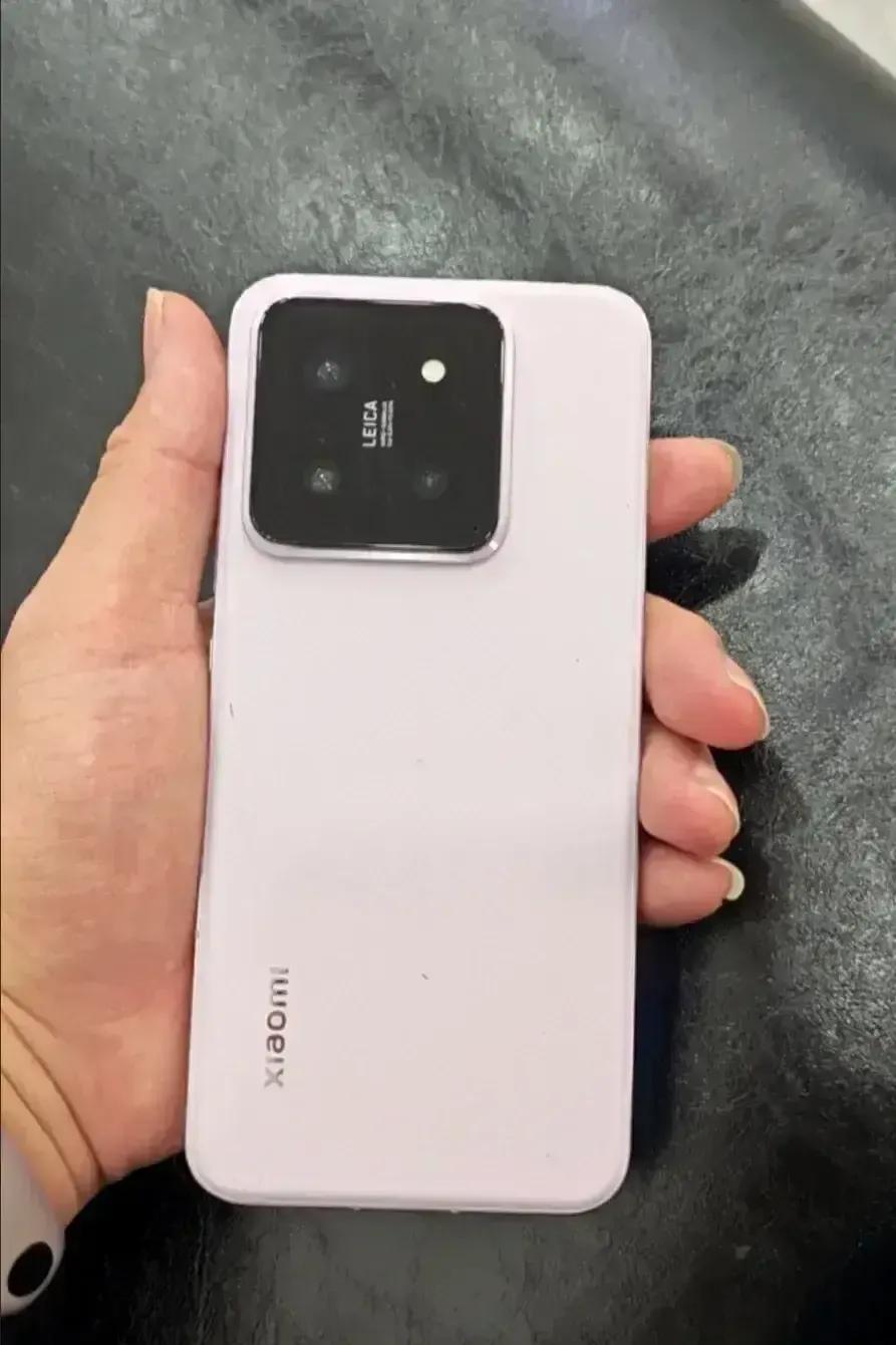 Xiaomi14的成功就是不走寻常路

本来能涨点，偏不
本来能取舍，偏不
本来