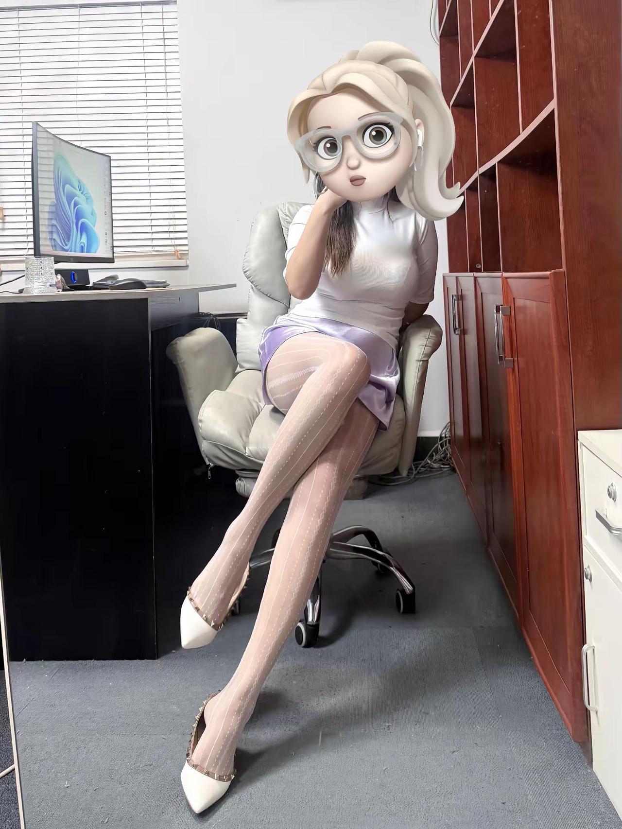 姐姐点到为止夏季梨形身材穿搭 职场御姐