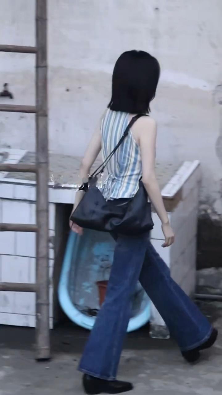 娜姐 踩我白鹿王韵娜.白鹿开到荼蘼