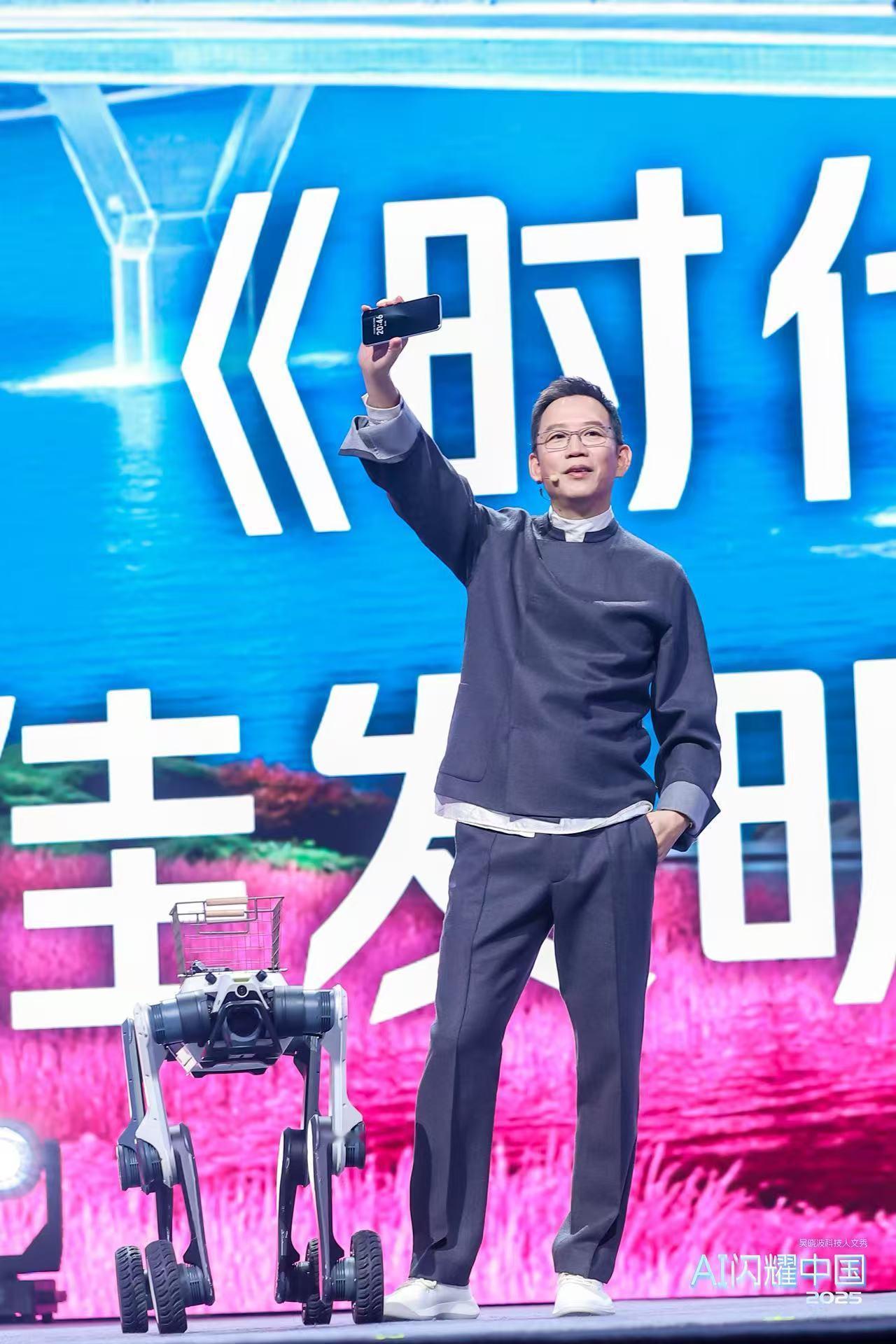 机器人赛道迎来新玩家。荣耀跑步机器人破纪录，IROS大赛夺冠，再到ROBOT P