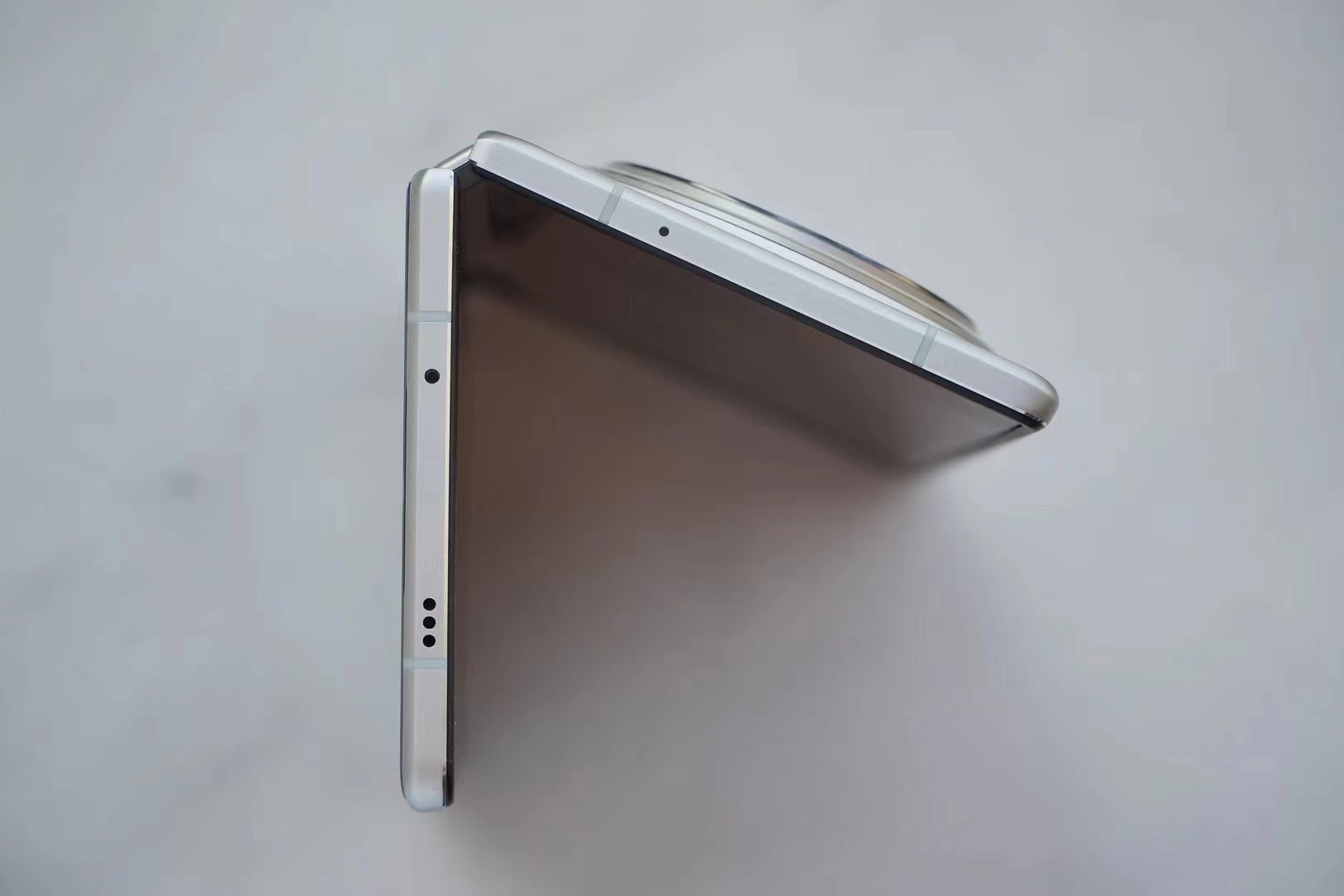 vivo X Fold3 今年在我微博尾巴出现频率太高了，过节出去我还是会带它出