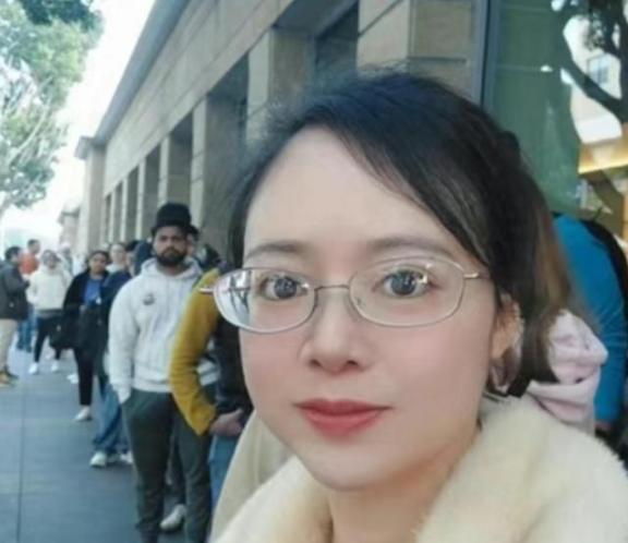 “中国越制裁我，我就越反华！”这话谁说的？一个被吊销执照、冻结账户、踢出律师圈的