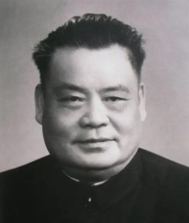 1959年，当时的 江西省 省长乘坐总理的 专车 前往中南海，主席得知后，马上出