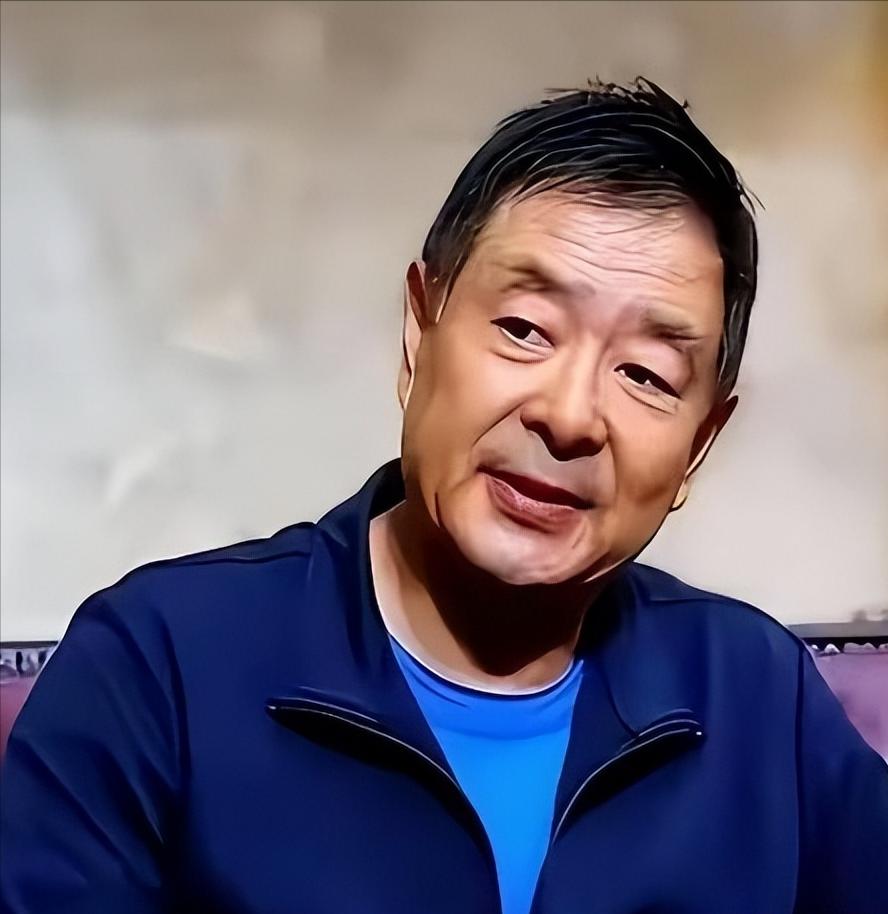 谁也没有想到，凌晨一点的北京，72岁的濮存昕竟用一根布绳，将自己与94岁的老母亲