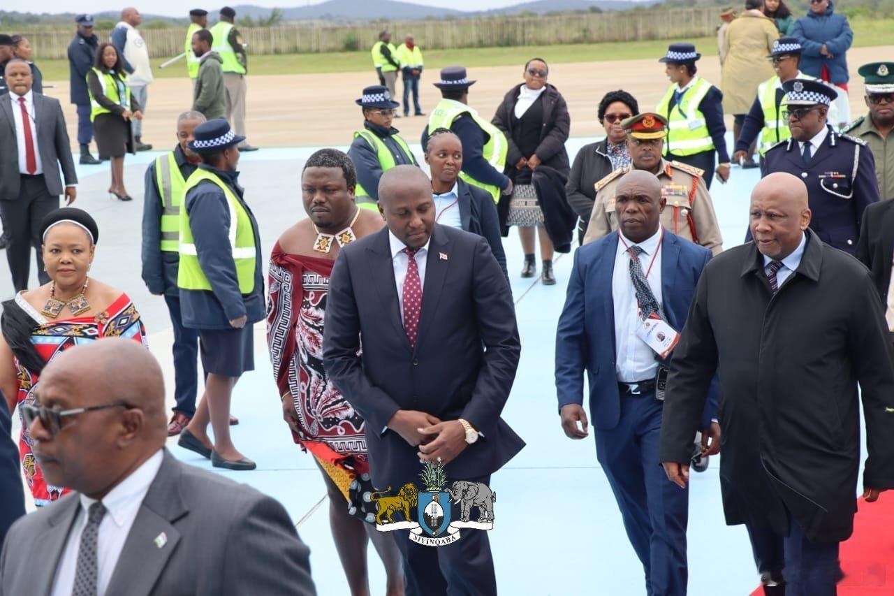 莱索托王室 🇱🇸4月23日，莱齐耶三世国王和王后玛塞纳蒂·莫哈托·塞伊索抵达