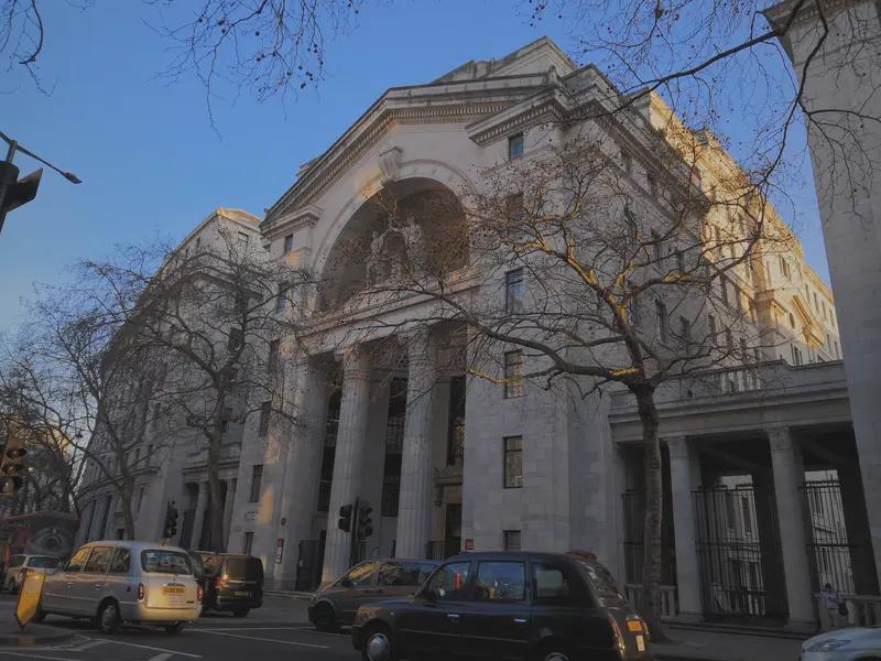 英国皇家学会可是有着极高的行业地位。它全称“伦敦皇家自然知识促进学会”，成立于1