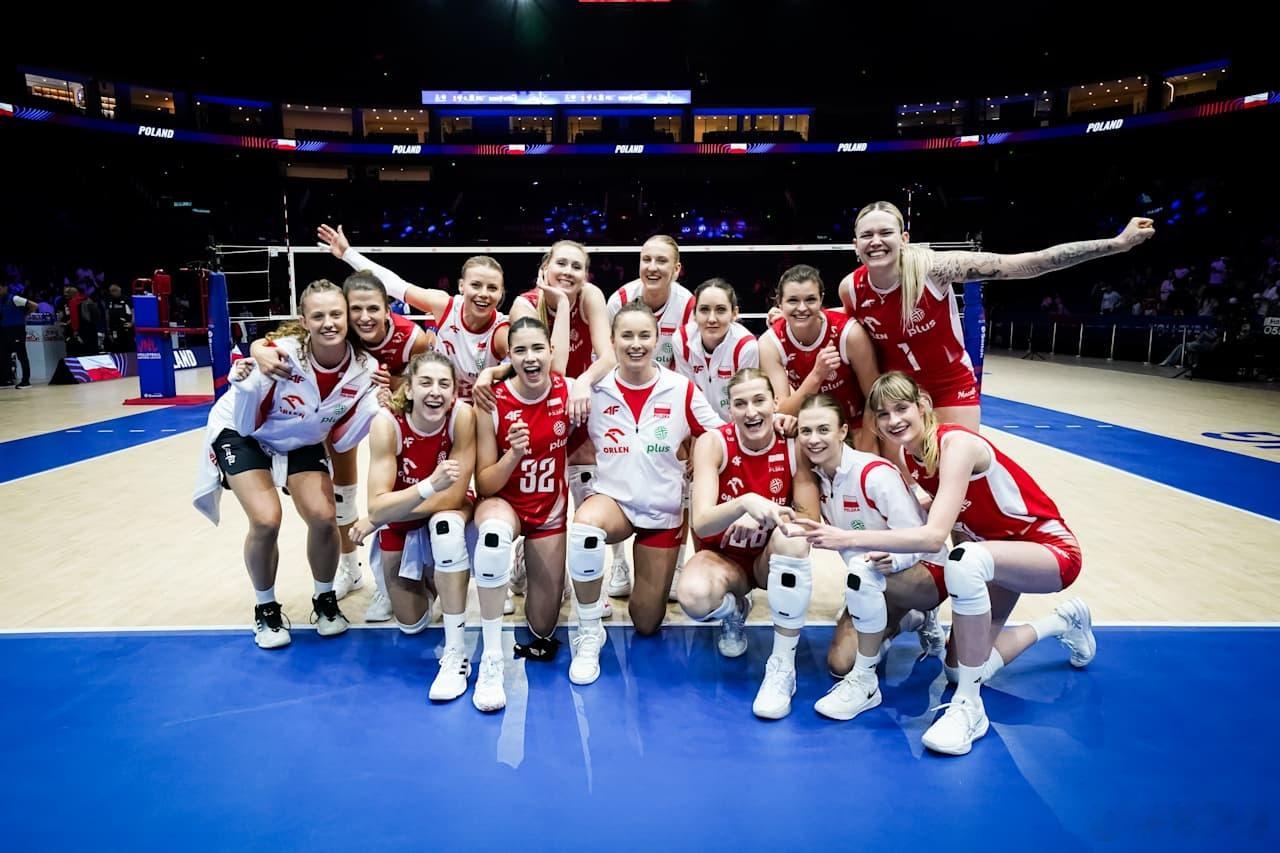 中国女排vs波兰女排2026年世界女排联赛波兰女排首发主攻：8-皮亚塞茨卡、14