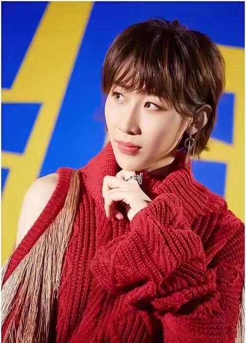 不出意外，意外还是发生了！在东方卫视跨年晚会上，突发了一个让任素汐猝不及防的事情