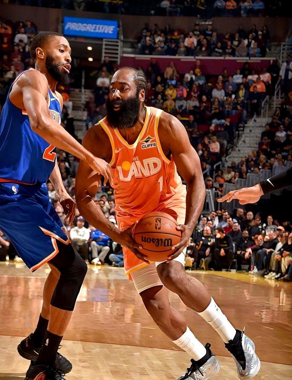 你敢信？哈登昨晚在骑士砍20分，居然0次罚球！
 
尼克斯第三节直接被打懵，24