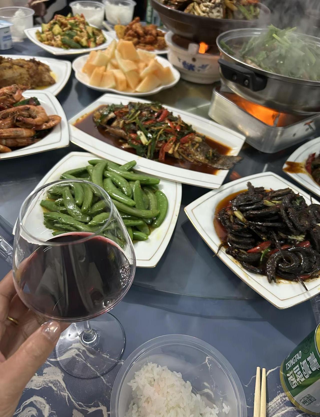 新的一年，要开始新的剧本了，无法重来的一生，尽量让灵魂活的自由一些红酒🍷