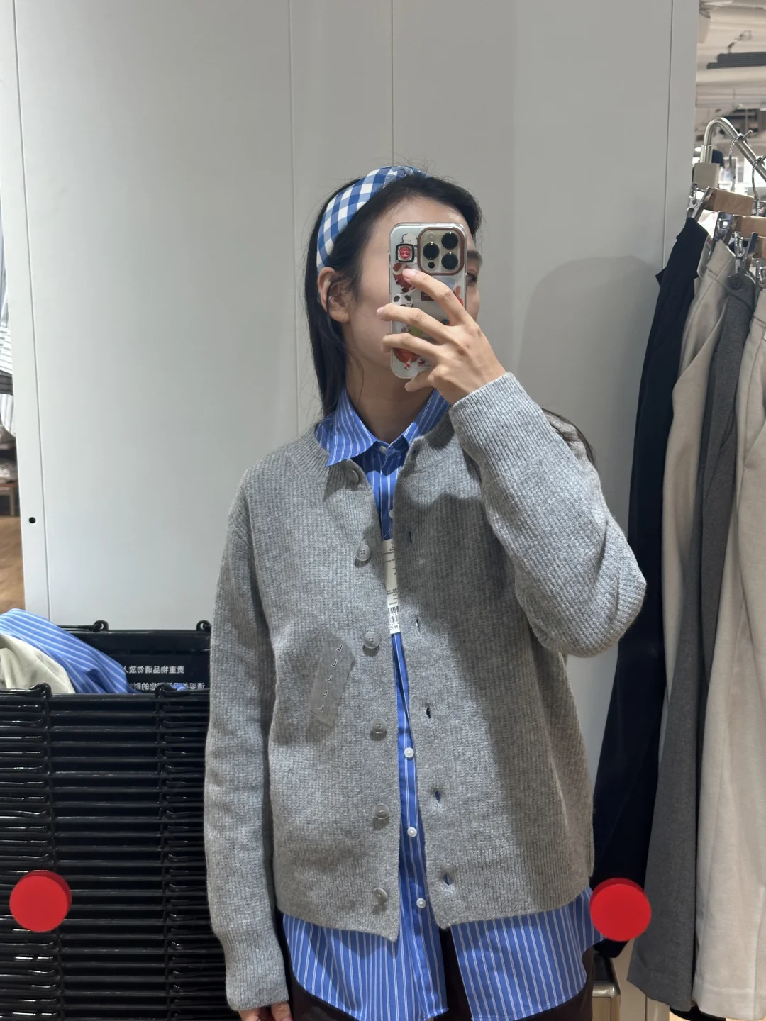 优衣库这件衬衣为啥那么多人试