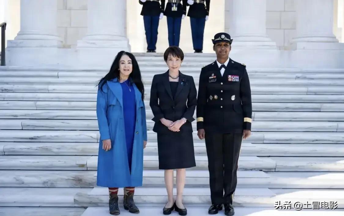 3月20号，高市早苗访美最后一站专门跑到阿灵顿国家公墓，在美军高规格仪仗队和日美