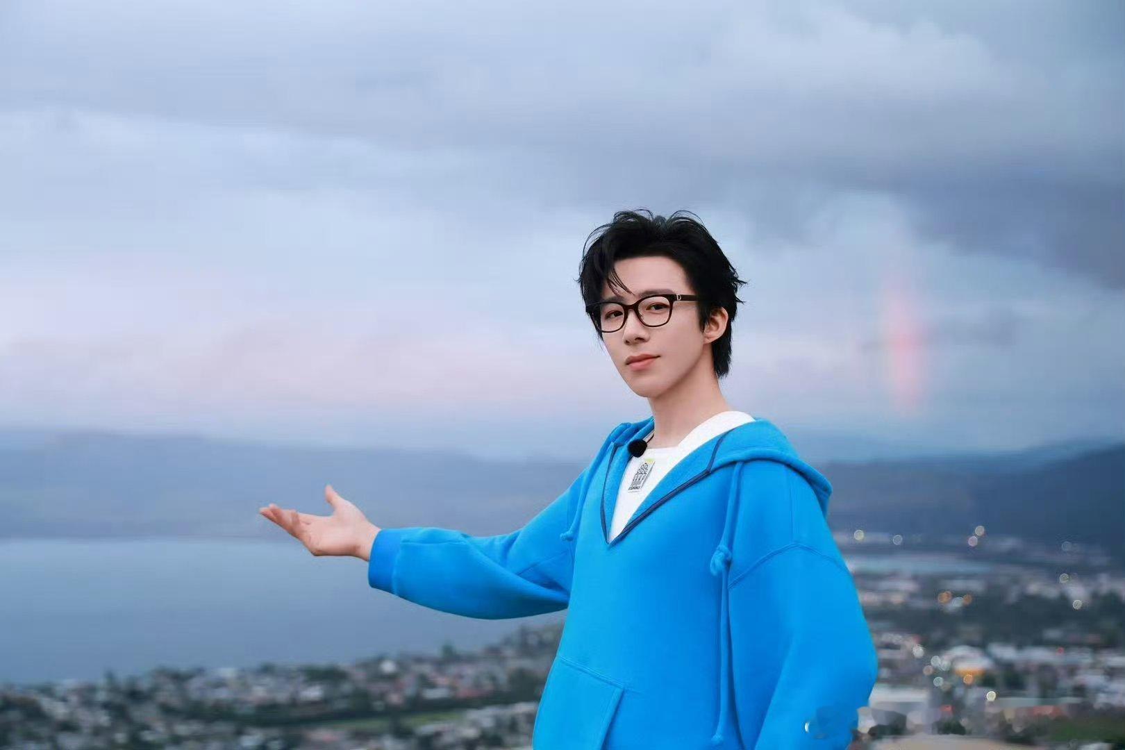 刘宇宁地球超新鲜 🪐刘宇宁海飞丝品牌代言人 🪐摩登兄弟🌈蓝天白云阳光，清风