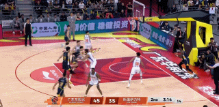 徐杰和杜锋之间有矛盾吗？疆粤大战，徐杰为什么到第二节4分06秒的时候，才获得出场