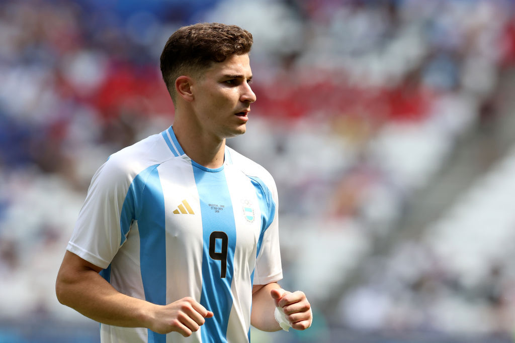 🚨罗马诺🇦🇷 阿尔瓦雷斯的经纪人将于下周前往欧洲与曼城进行讨论。如果阿尔瓦