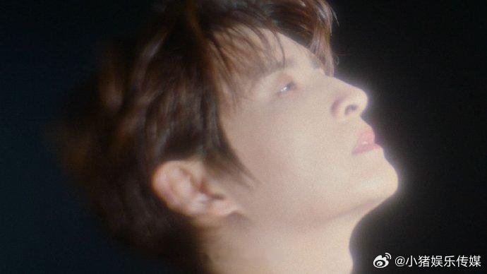 刷到先导片反复看，  用艺术感满满的方式讲自己的故事，主题串联巧妙，太有感染力～