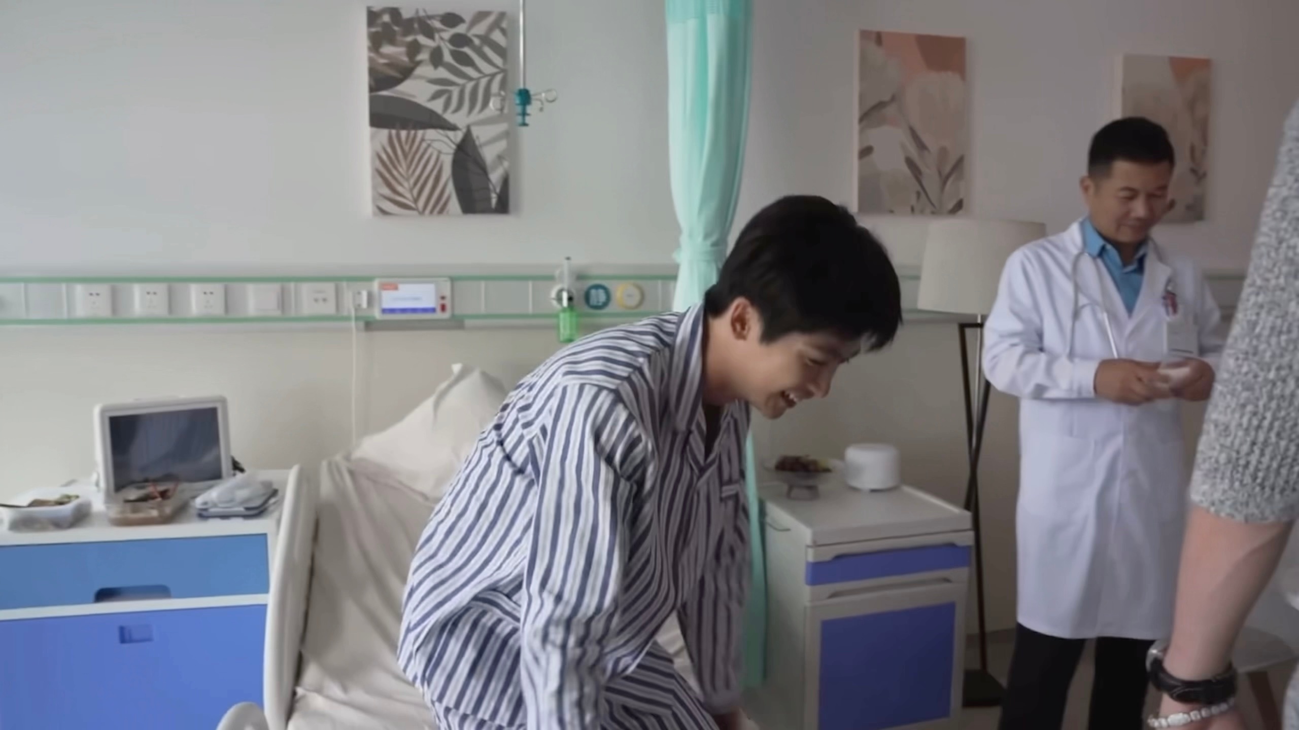 一害羞就腿软 ​​​