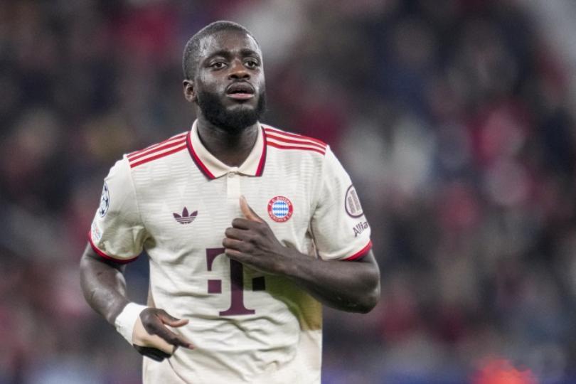 据德国名记法尔克谈拜仁中卫情况时表示，于帕梅卡诺的续约尚未敲定，尽管谈判仍在进行