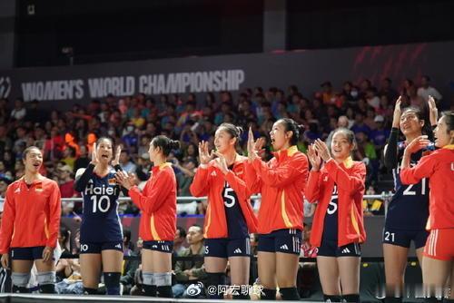 2025年女排世锦赛小组赛，中国女排vs哥伦比亚女排。最终，中国女排以3-1（2
