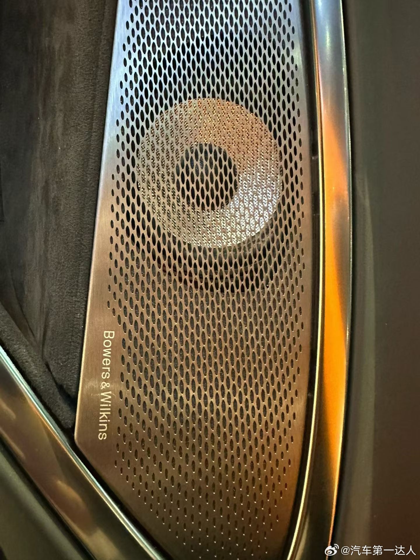 真正的热爱，从不是妥协，而是把热爱做到极致。25年6月落户、仅300公里的迈凯伦