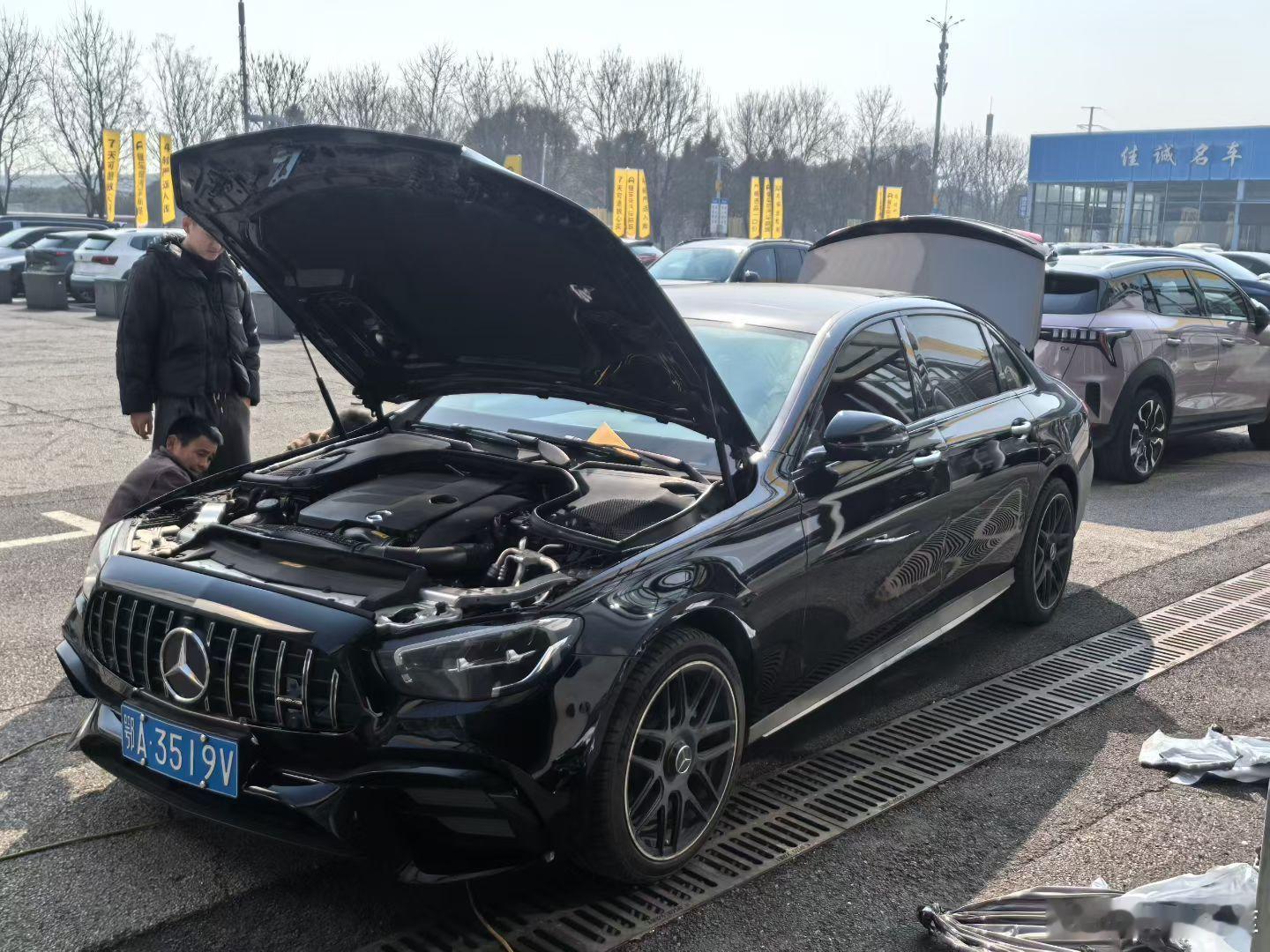 上午再收两台2014年斯巴鲁BRZ2023年奔驰E300L 