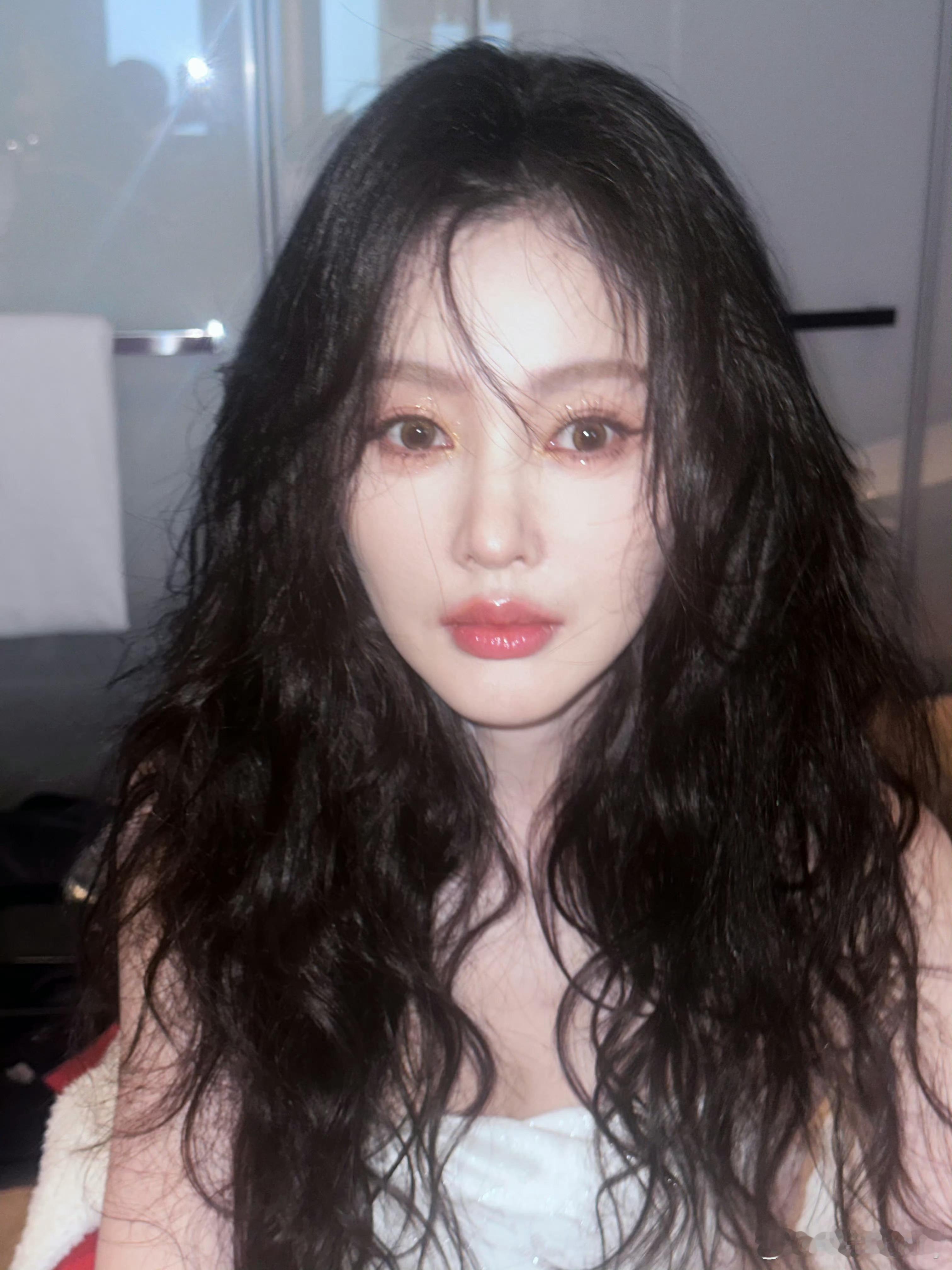 顶级化妆师镜头下的✖️张天爱[送花花] ​​​