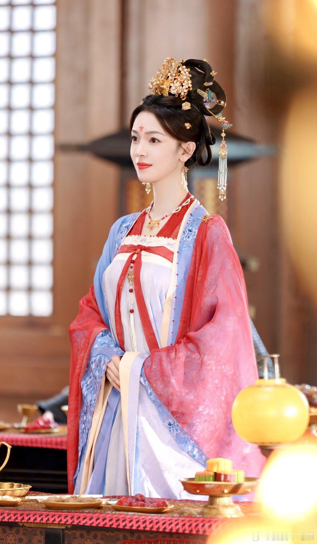 #陈瑶脸有多甜心就有多野# 甜美的外表下，是一颗永不满足的野心。陈瑶，用实力证明