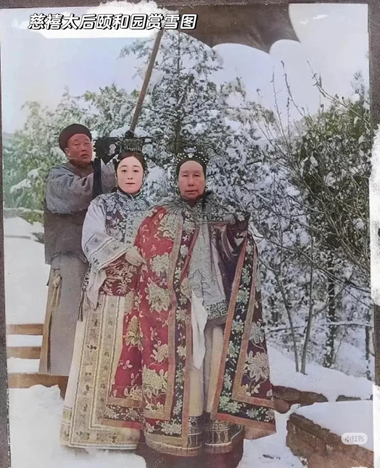 《雪后颐和园》 雪后的颐和园真的变美了 感觉它会一直这么让人留恋 今儿雪后去颐和