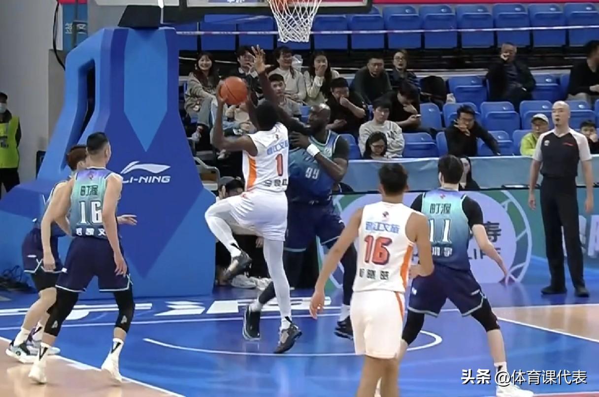 杰克逊替补11分，宁波男篮半场领先福建12分！北京时间2026年3月25日，CB