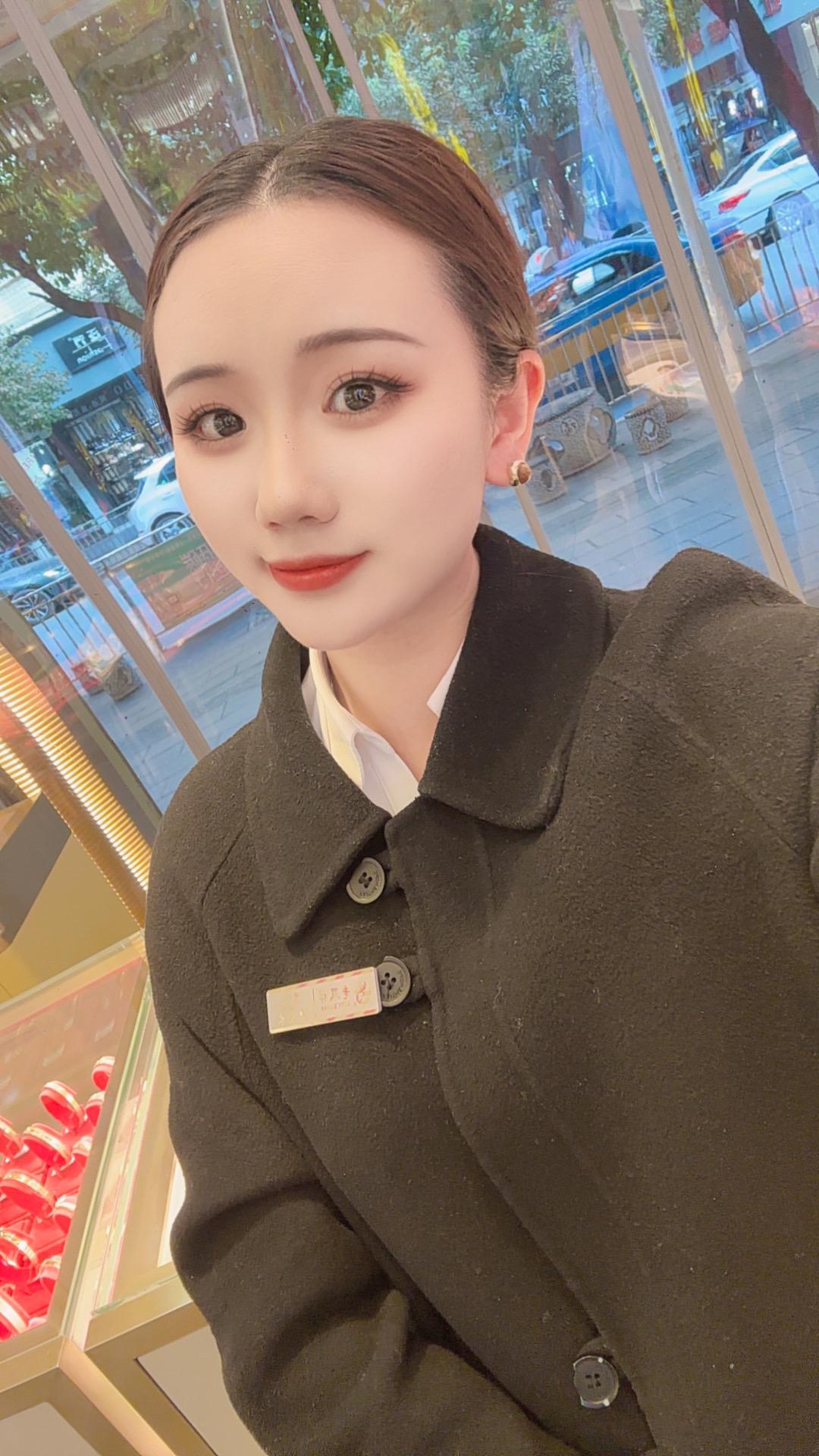 “不知不觉，又是一年冬至，岁月以相同的方式经过每个人，每个人却以不同的...