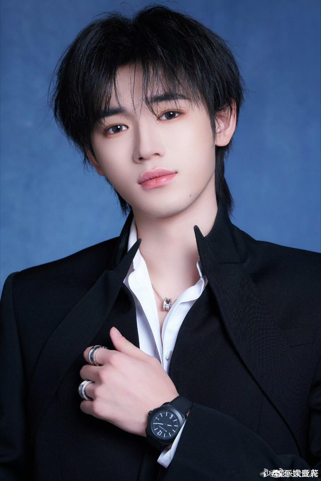 宋亚轩今天不是珍珠小子是帅气小子宋亚轩今天做帅气小子 不抽象了，今天当帅小伙 