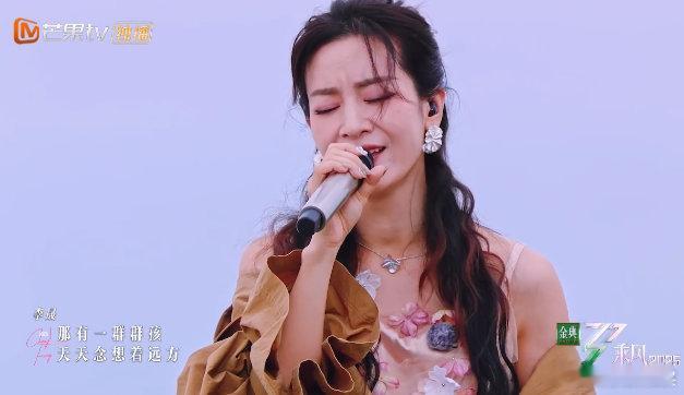 李晟VaVa合唱茶花开了该回家了乘风2025三公李晟和VaVa这波合唱是“听觉核