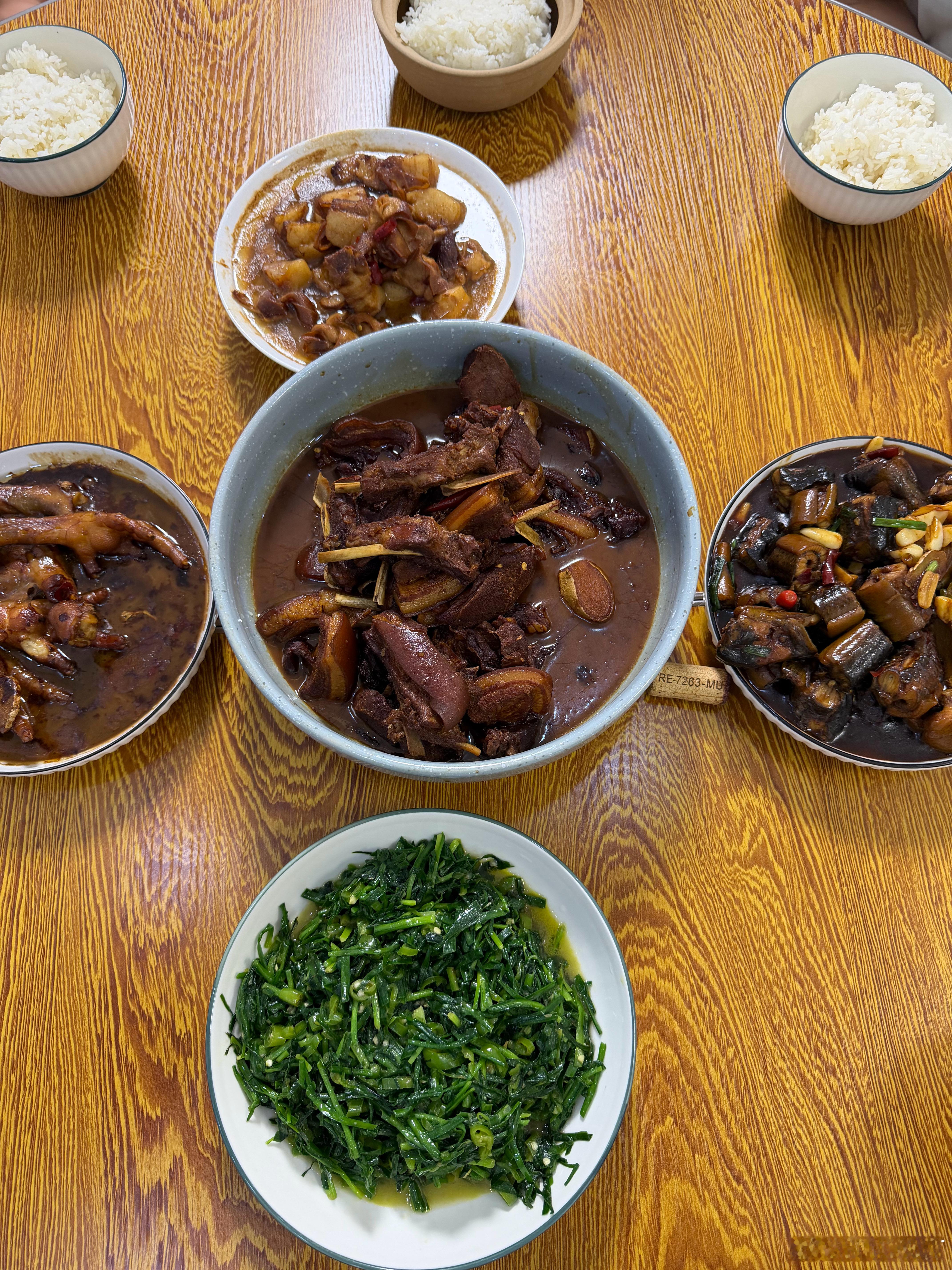 吃晚饭喽 