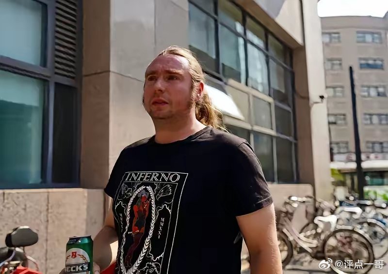 留学生狂言惹众怒，汤家凤硬核发声追问高校底线太离谱了！最近哈尔滨师范大学出了个外