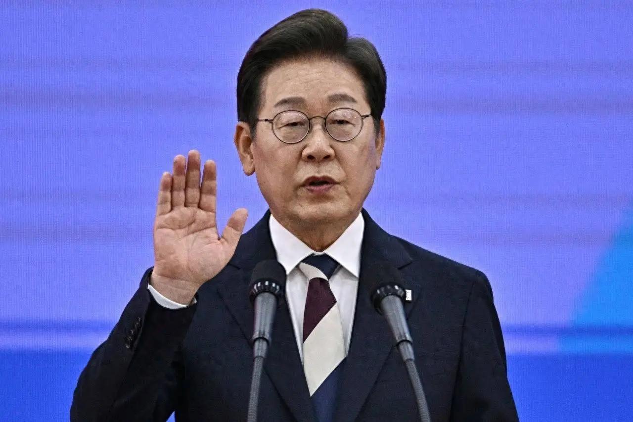 2026 年 5 月 7 日，韩国统一部对外公开朝鲜新版宪法全文，其中最核心的调