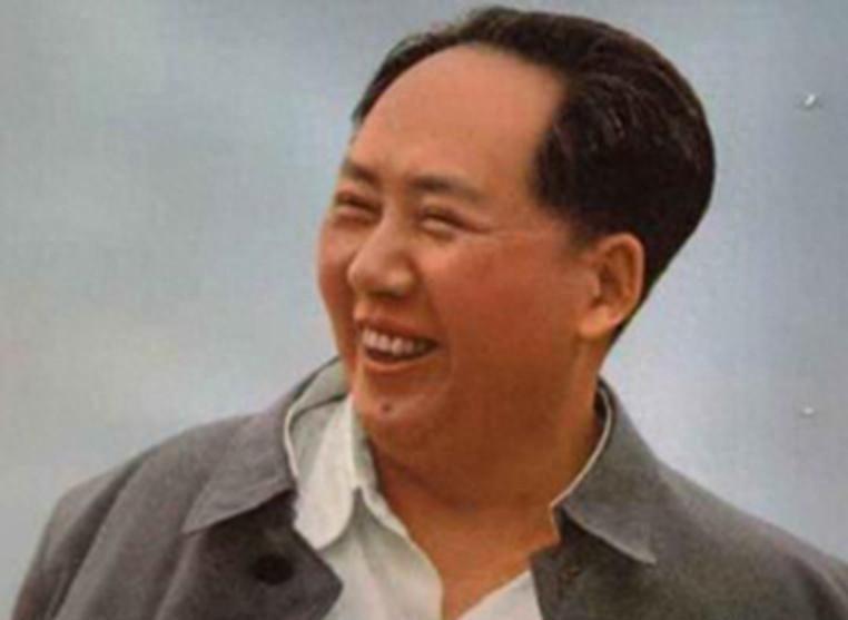 毛主席在1964年与周总理会谈，询问他为何自1955年以来一直没有回故乡，这个疑