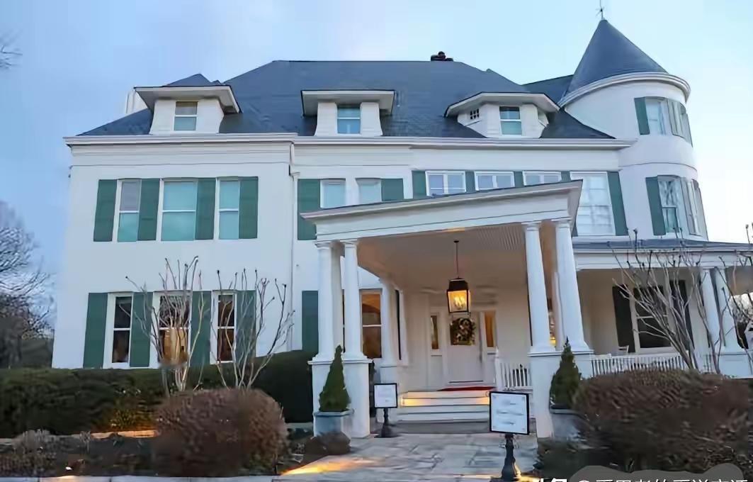 报应来的真快！对特朗普及其帮凶的清算开始了,先向美副总统万斯下手。
 
慕尼黑慕