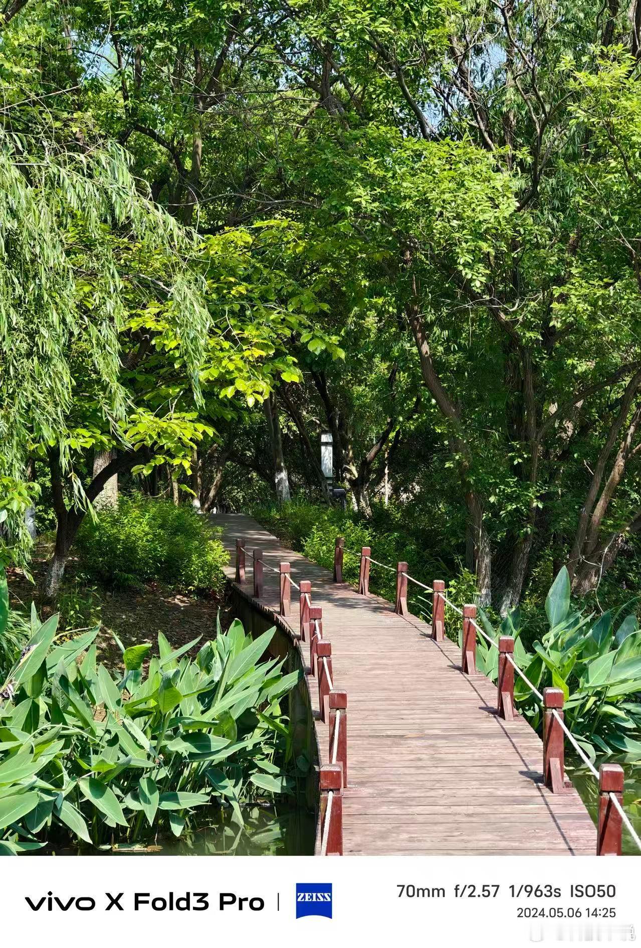 怎么越来越多人用vivo了 说真的，最近身边一堆朋友换新手机，兜兜转转最后都选了