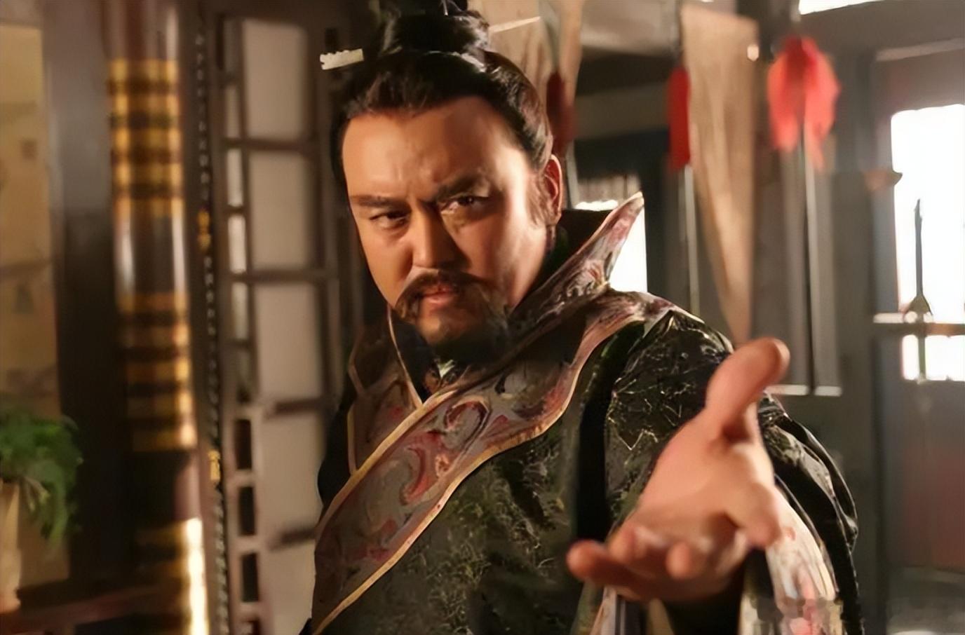 朱温杀了唐哀帝后，在宴席上把绝色侍妾刘氏带到首席谋士敬翔身边，说：“我把她赏给你